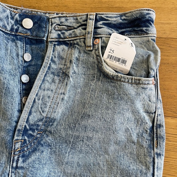 Free People X We The Free Zuri Mom Jean in Lived in Blue - Picture 3 of 5